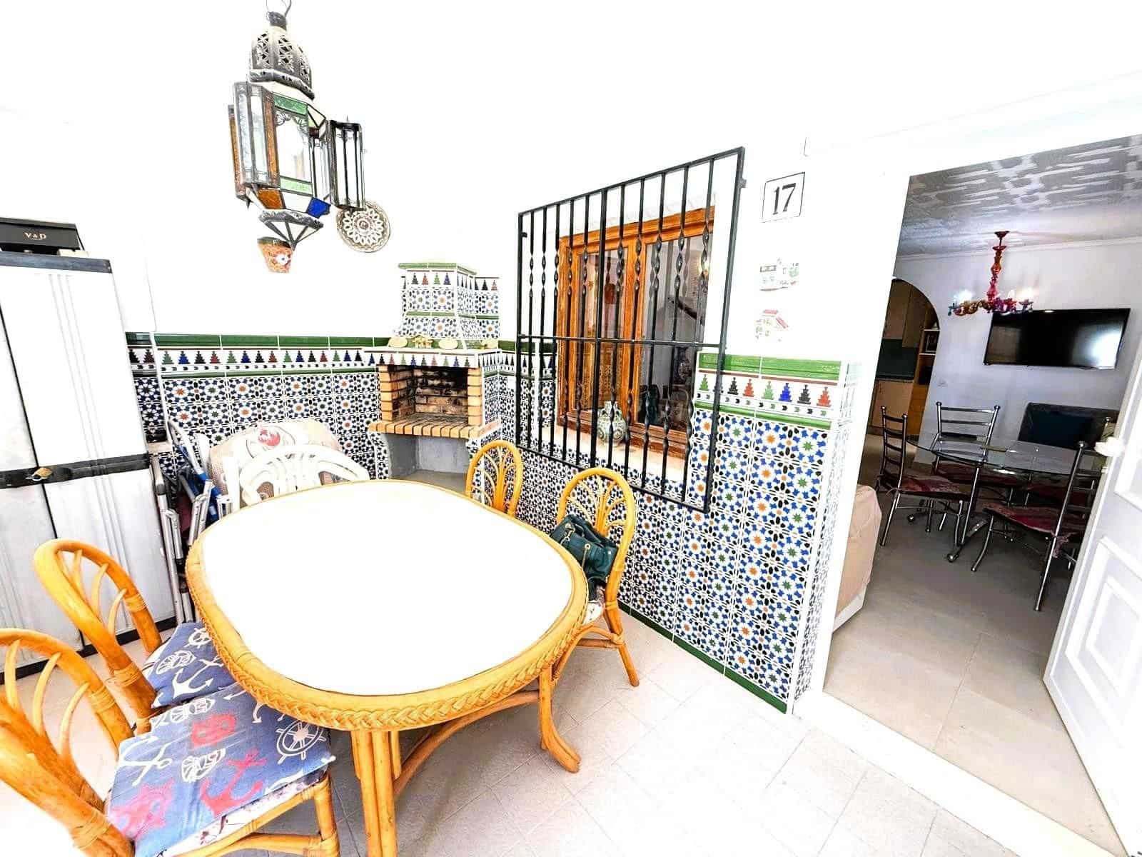 2 camera da letto Casa in vendita in Torrevieja con piscina - 129.900 € (Rif: 9741878)