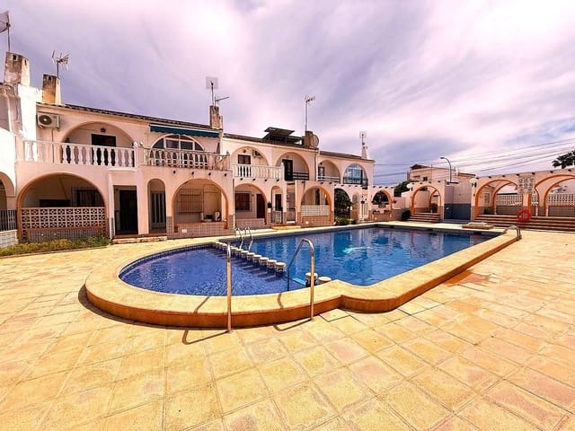 2 camera da letto Casa in vendita in El Chaparral - La Siesta - La Torreta, Torrevieja con piscina - 129.900 € (Rif: 9741878)