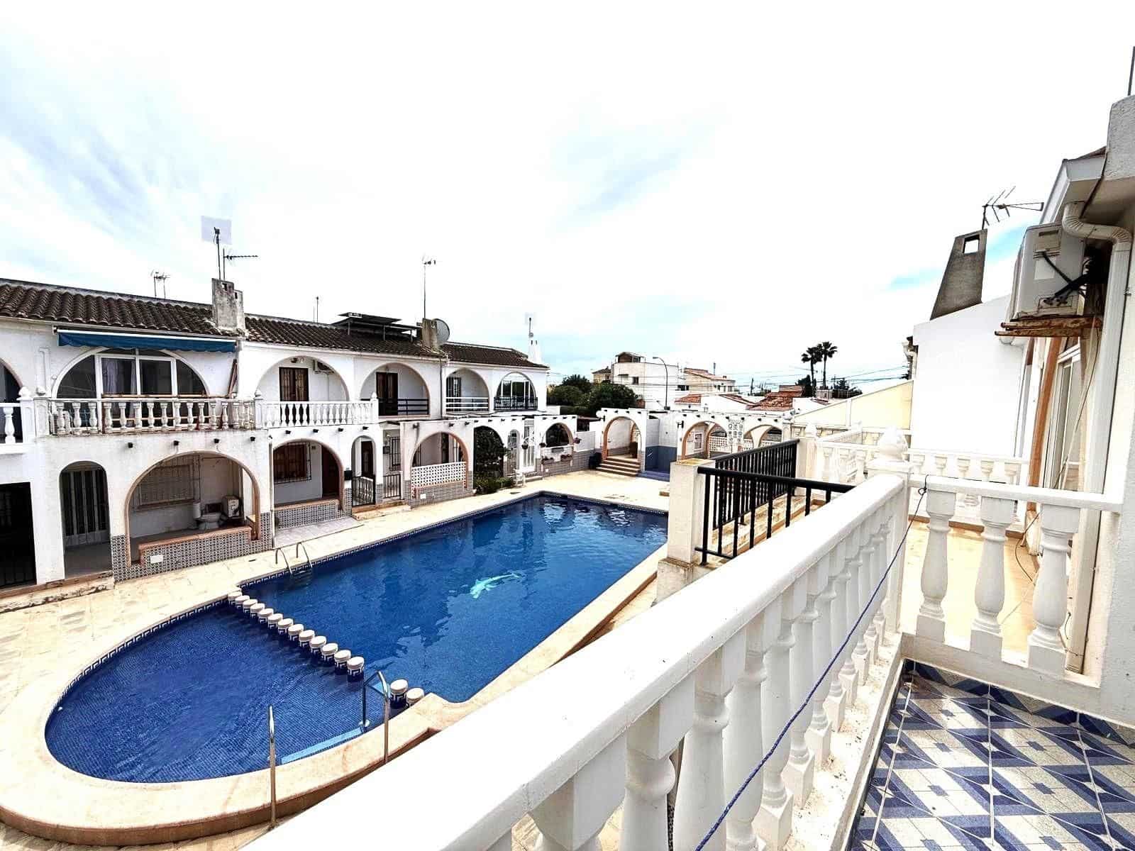 2 camera da letto Casa in vendita in Torrevieja con piscina - 129.900 € (Rif: 9741878)