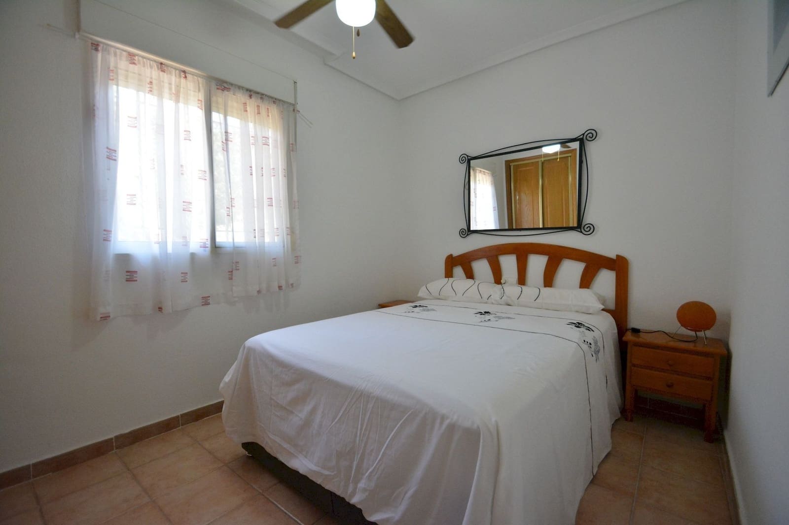 2 bedroom Townhouse for sale in Guardamar del Segura with garage - € 210,000 (Ref: 9745317)