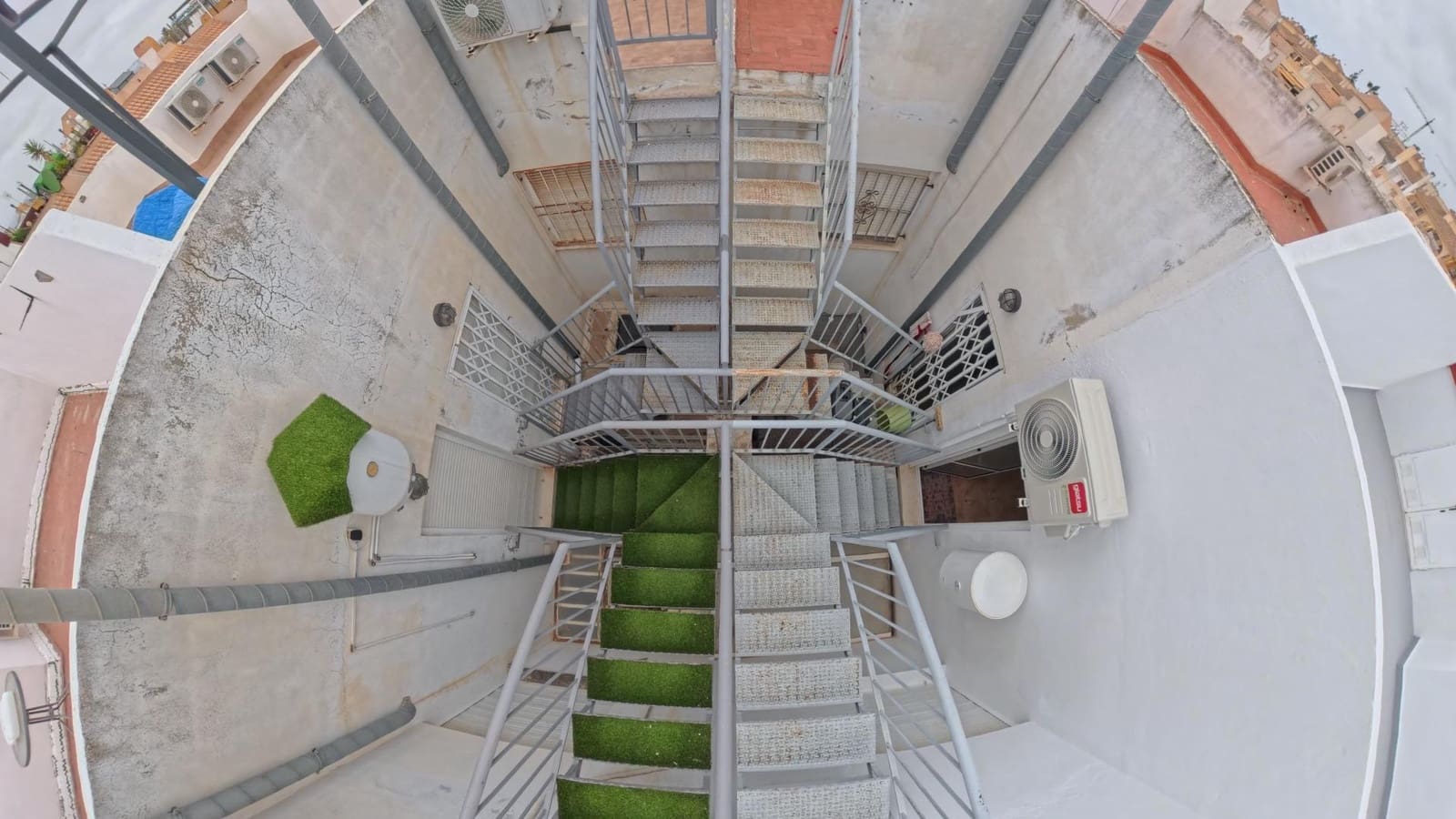 2 bedroom Bungalow for sale in El Limonar with pool - € 150,000 (Ref: 9747009)