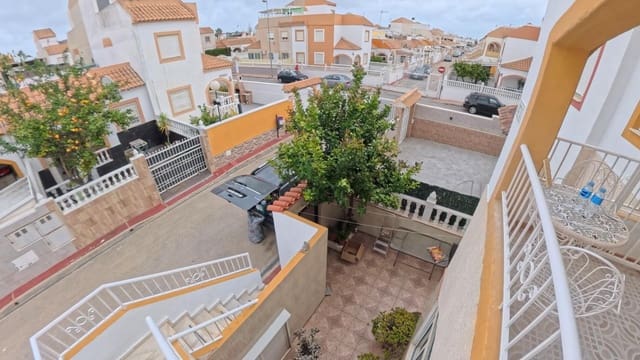 2 bedroom Bungalow for sale in El Limonar, Torrevieja with pool - € 150,000 (Ref: 9747009)