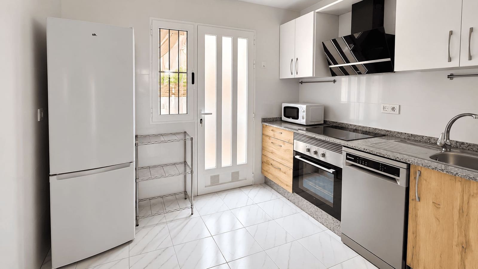 2 soveværelse Lejlighed til salg i Torrevieja med garage - € 209.000 (Ref: 9752192)