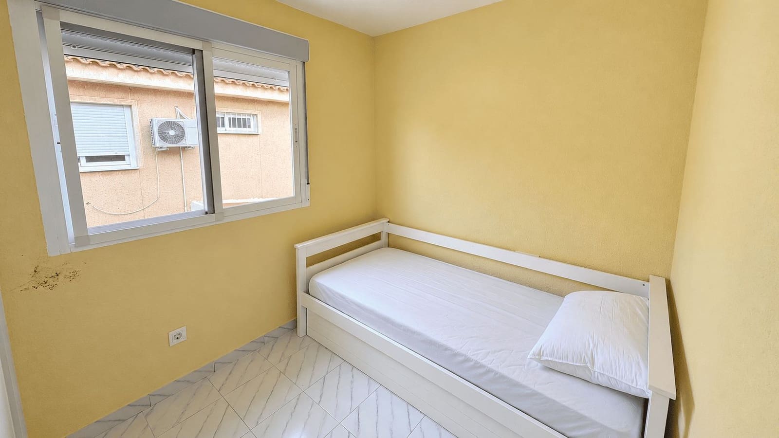 2 soveværelse Lejlighed til salg i Torrevieja med garage - € 209.000 (Ref: 9752192)