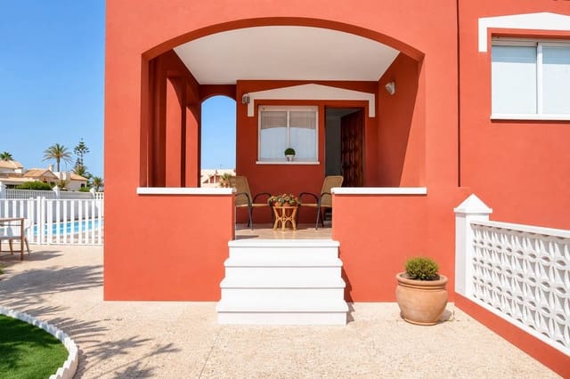 3 soverom Villa til salgs i La Manga del Mar Menor med svømmebasseng - € 592 800 (Ref: 9752198)