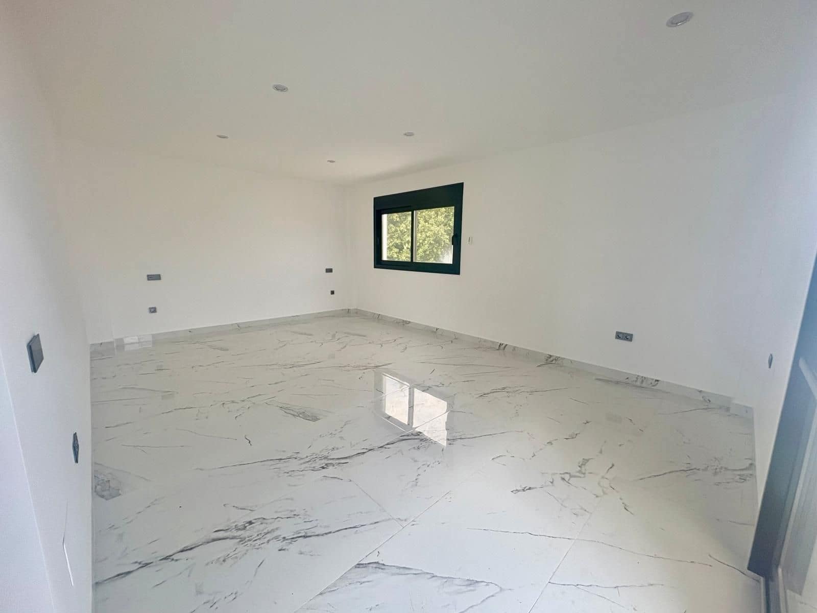 4 makuuhuone Huvila myytävänä paikassa Campoamor mukana uima-altaan 
autotalli - 985 000 € (Ref: 9752206)