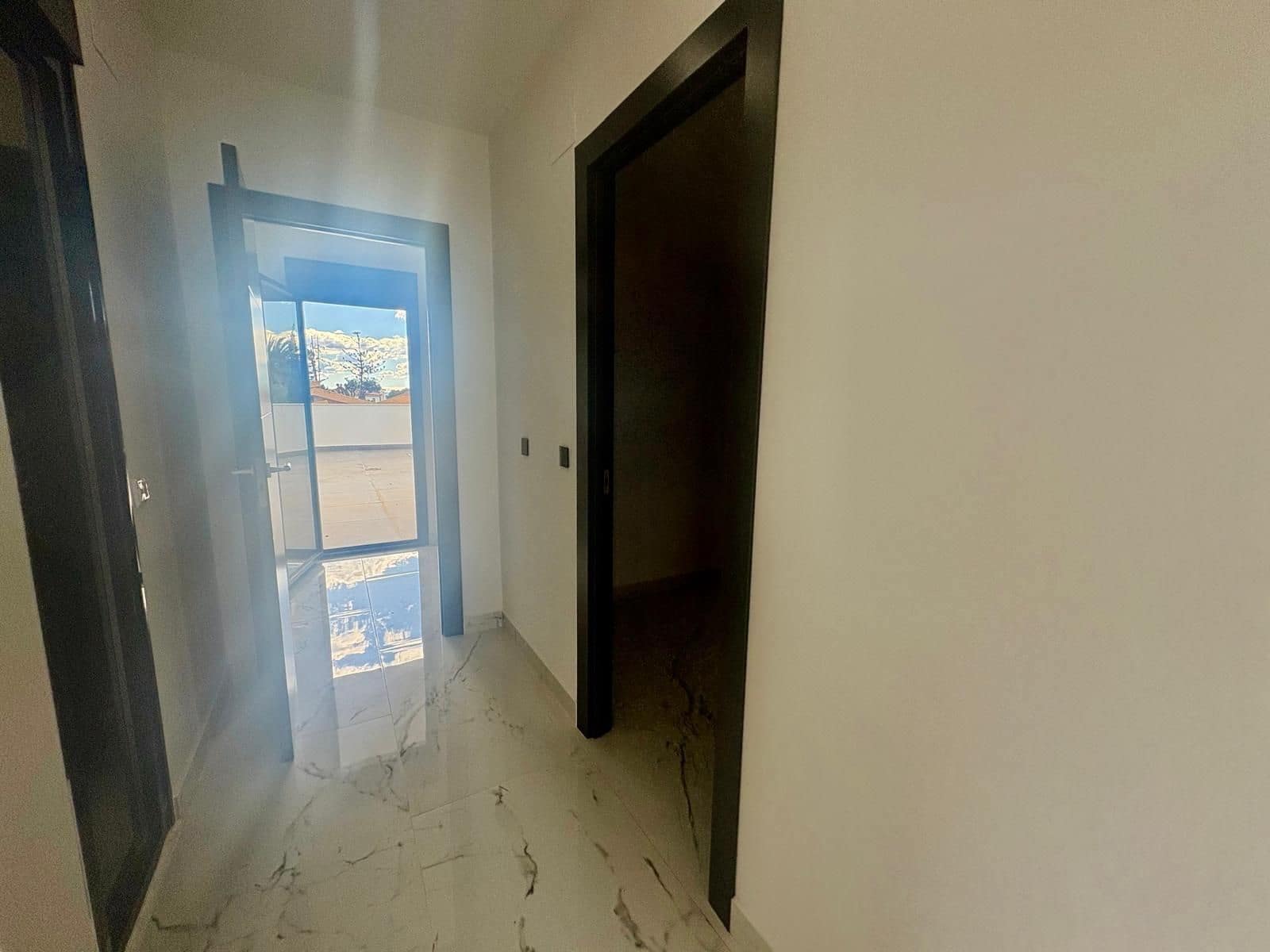 4 makuuhuone Huvila myytävänä paikassa Campoamor mukana uima-altaan 
autotalli - 985 000 € (Ref: 9752206)