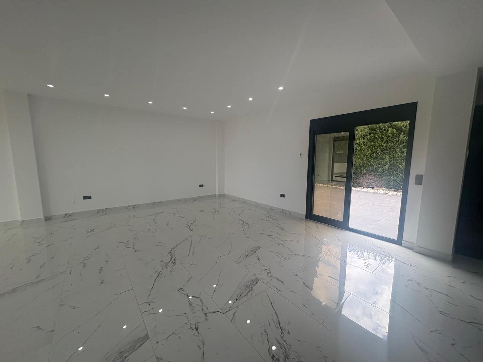 4 makuuhuone Huvila myytävänä paikassa Campoamor mukana uima-altaan 
autotalli - 985 000 € (Ref: 9752206)