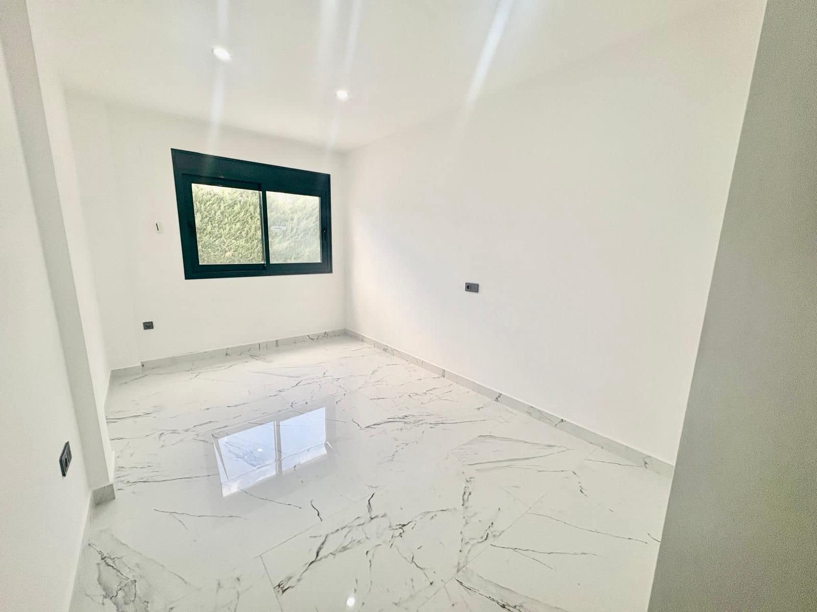 4 makuuhuone Huvila myytävänä paikassa Campoamor mukana uima-altaan 
autotalli - 985 000 € (Ref: 9752206)