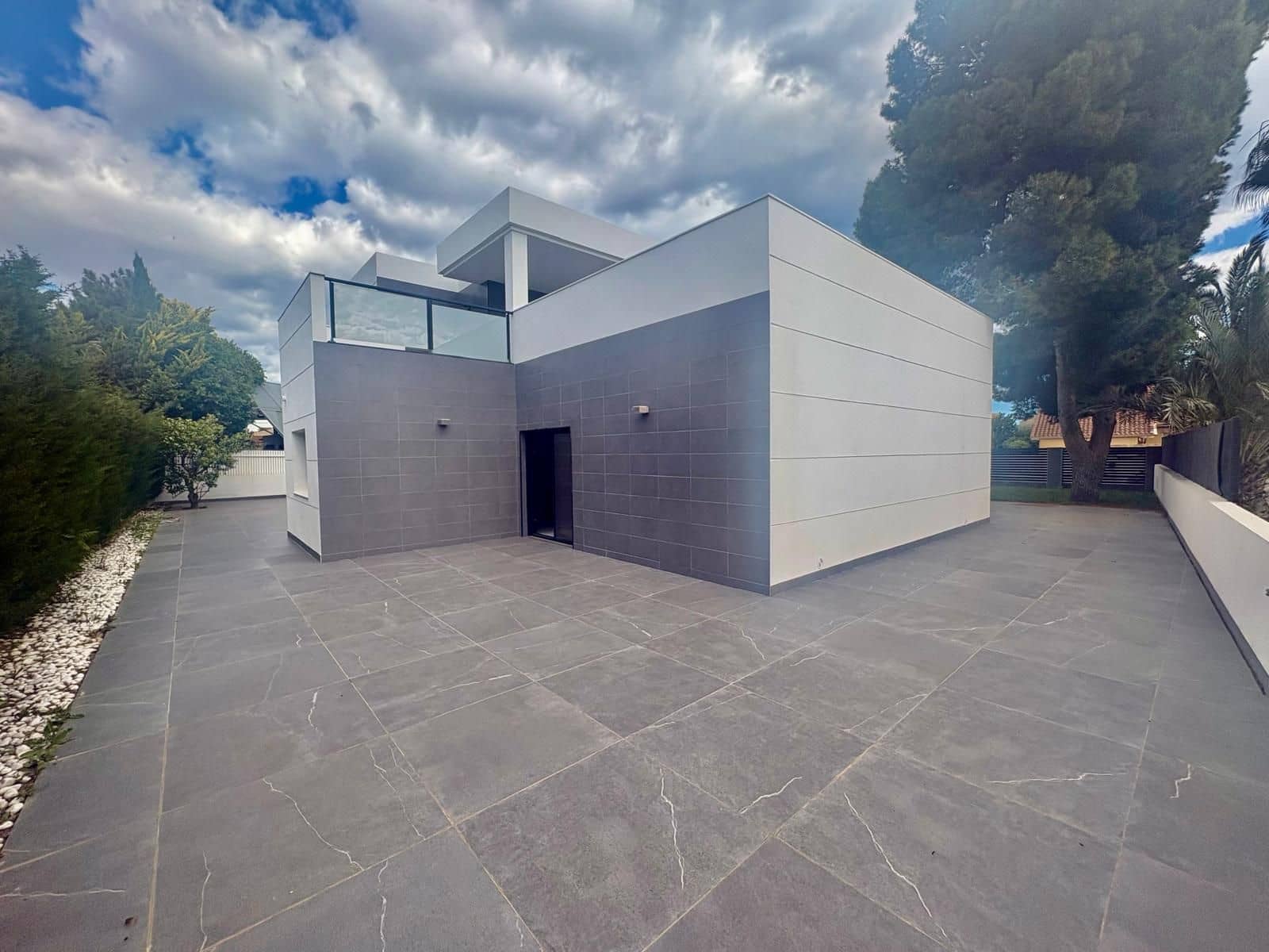 4 makuuhuone Huvila myytävänä paikassa Campoamor mukana uima-altaan 
autotalli - 985 000 € (Ref: 9752206)