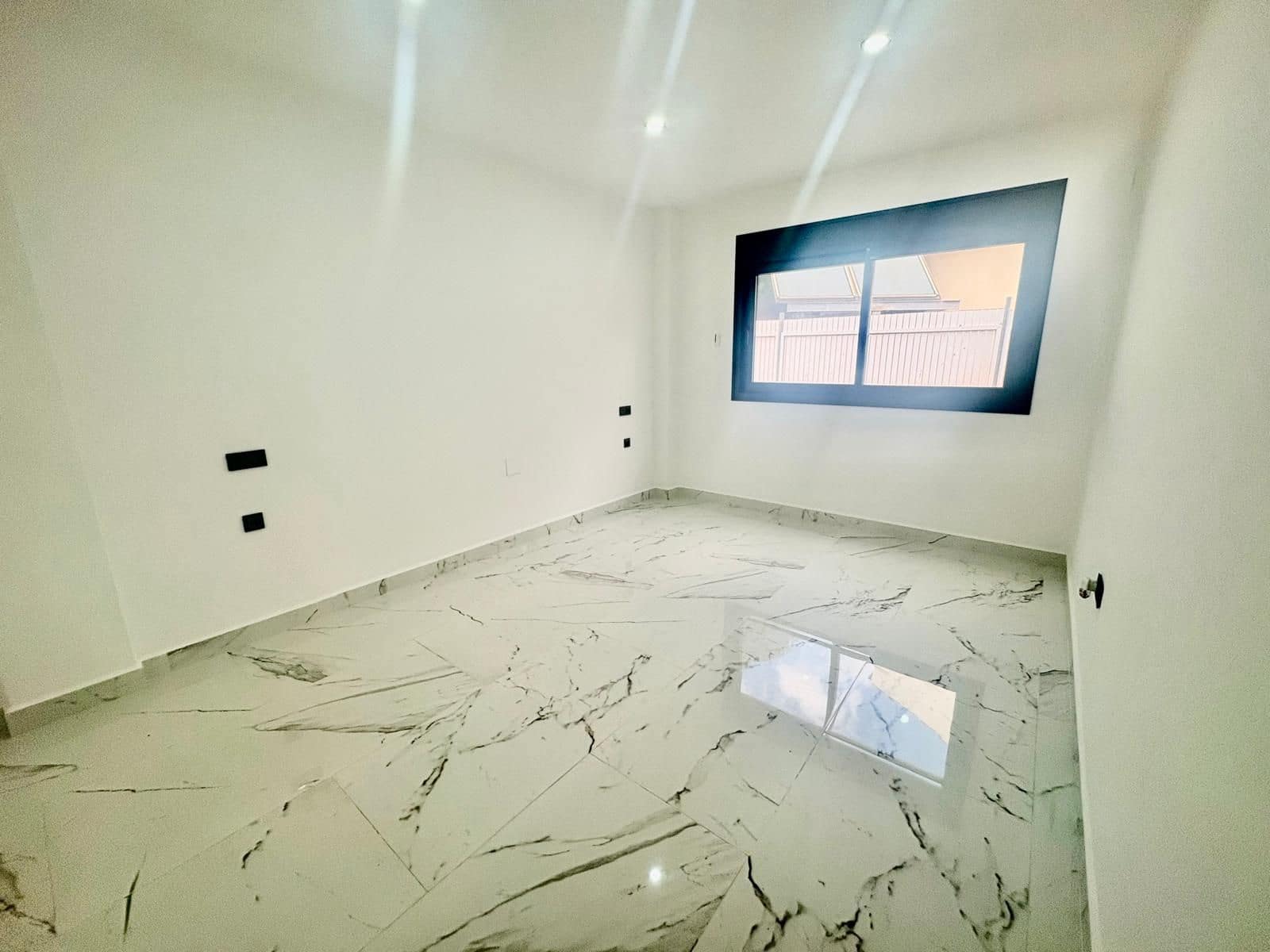 4 makuuhuone Huvila myytävänä paikassa Campoamor mukana uima-altaan 
autotalli - 985 000 € (Ref: 9752206)