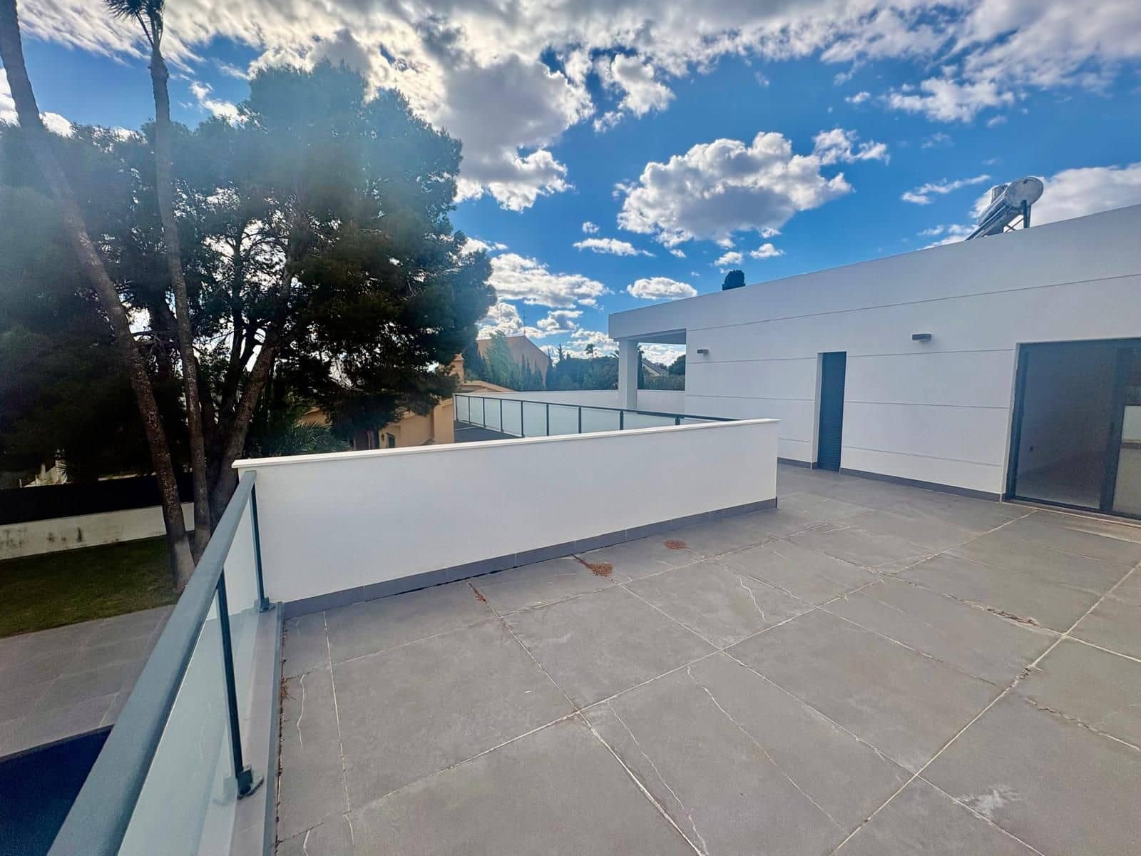 4 makuuhuone Huvila myytävänä paikassa Campoamor mukana uima-altaan 
autotalli - 985 000 € (Ref: 9752206)