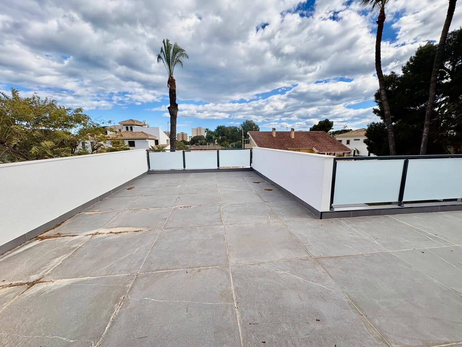 4 makuuhuone Huvila myytävänä paikassa Campoamor mukana uima-altaan 
autotalli - 985 000 € (Ref: 9752206)