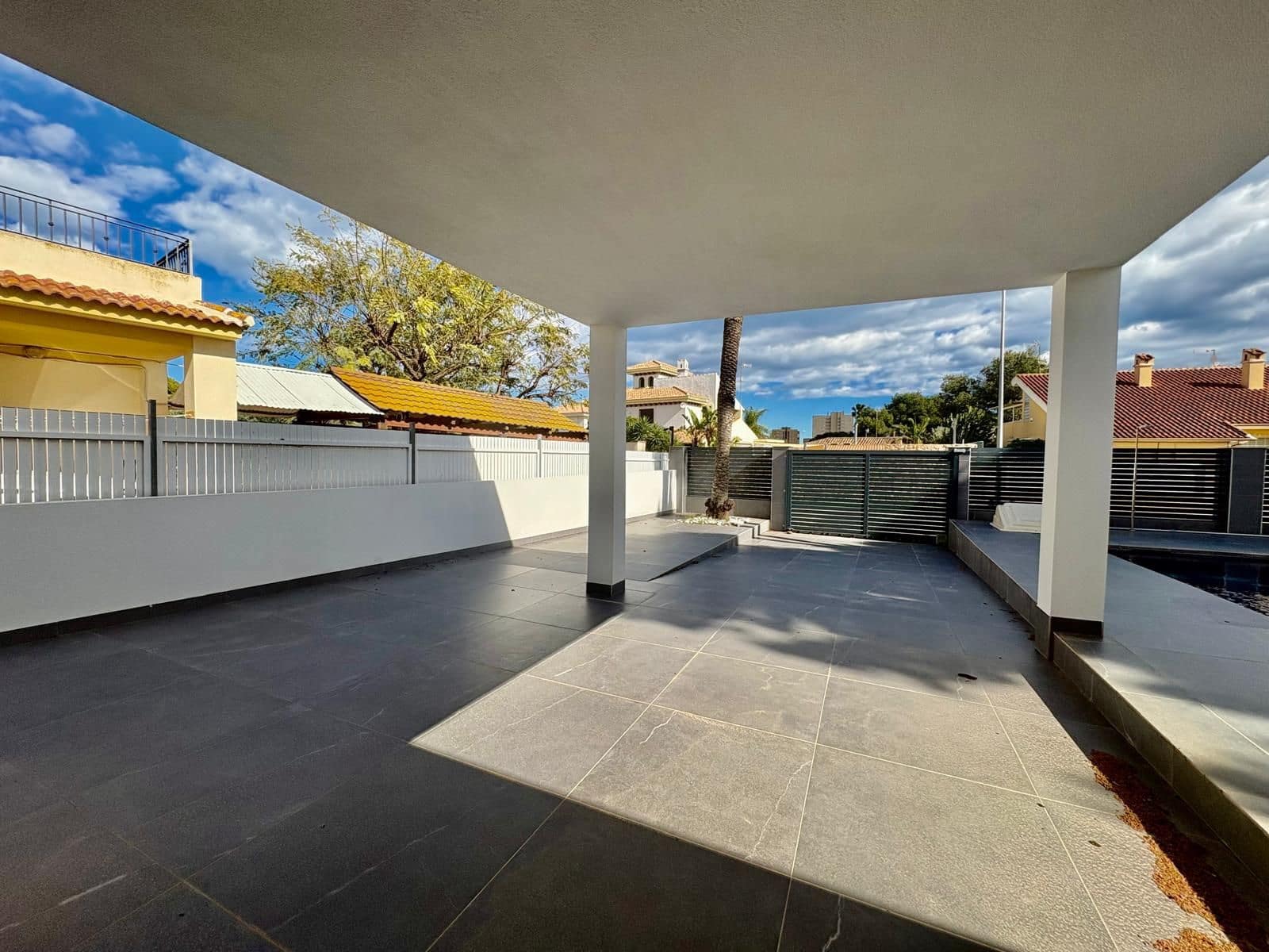4 bedroom Villa for sale in Campoamor with pool garage - € 985,000 (Ref: 9752206)