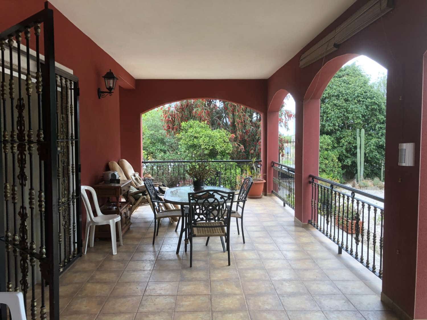 4 sypialnia Willa na sprzedaż w Callosa de Segura z basenem garażem - 890 000 € (Ref: 9752208)