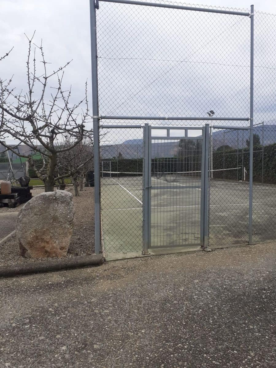 4 bedroom Villa for sale in Villamediana de Iregua with pool garage - € 1,100,000 (Ref: 9752210)