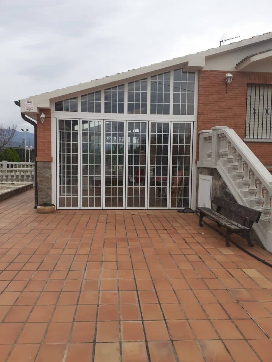 4 bedroom Villa for sale in Villamediana de Iregua with pool garage - € 1,100,000 (Ref: 9752210)