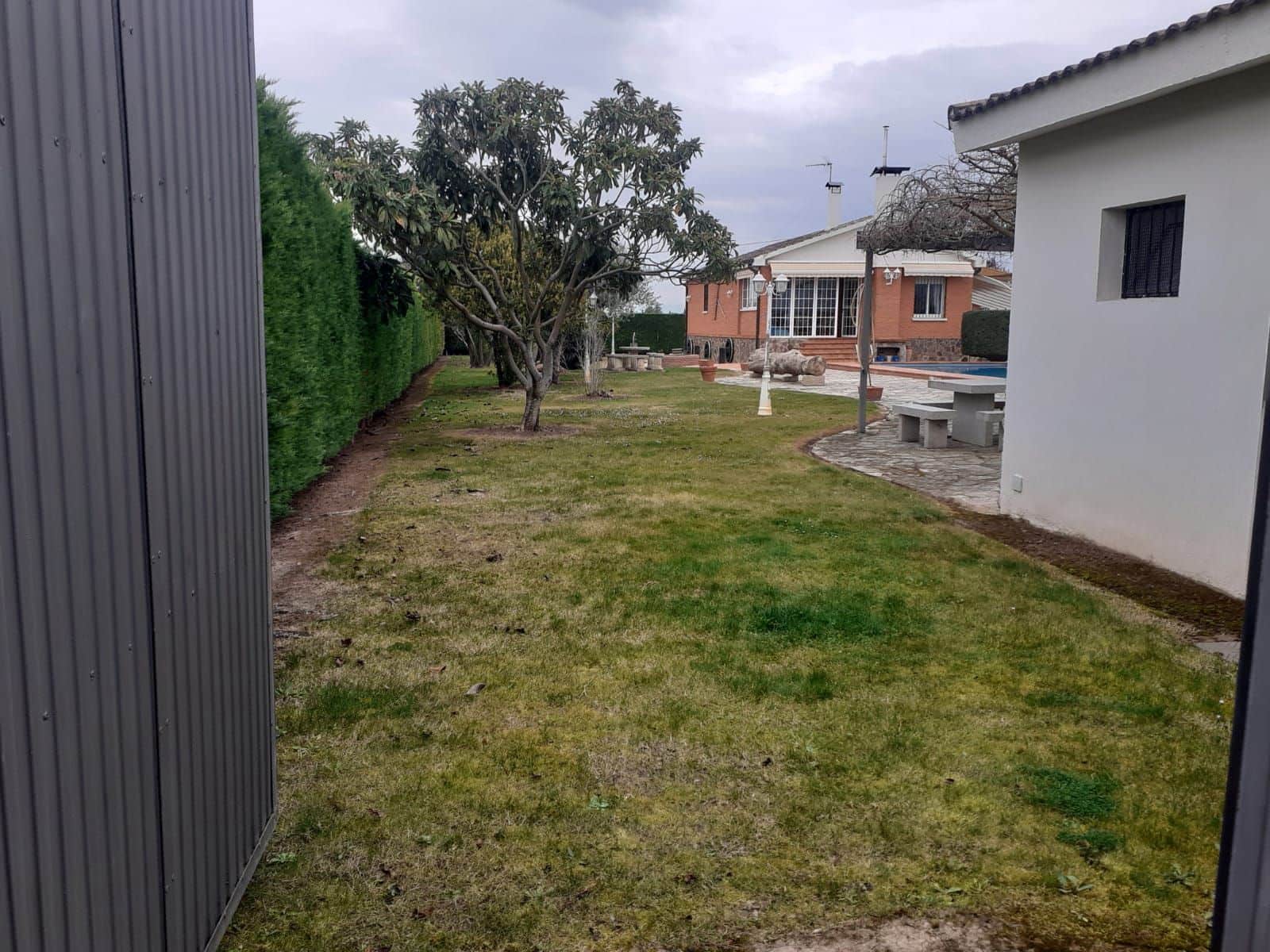 4 bedroom Villa for sale in Villamediana de Iregua with pool garage - € 1,100,000 (Ref: 9752210)