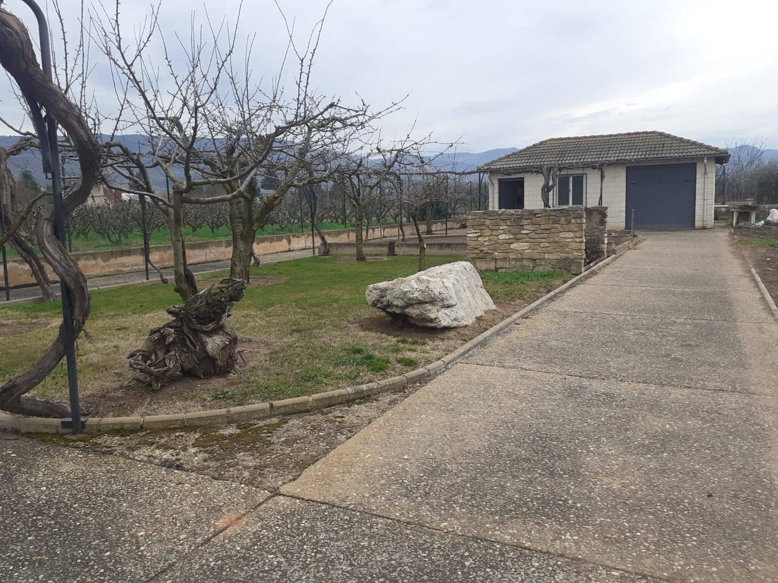 4 bedroom Villa for sale in Villamediana de Iregua with pool garage - € 1,100,000 (Ref: 9752210)