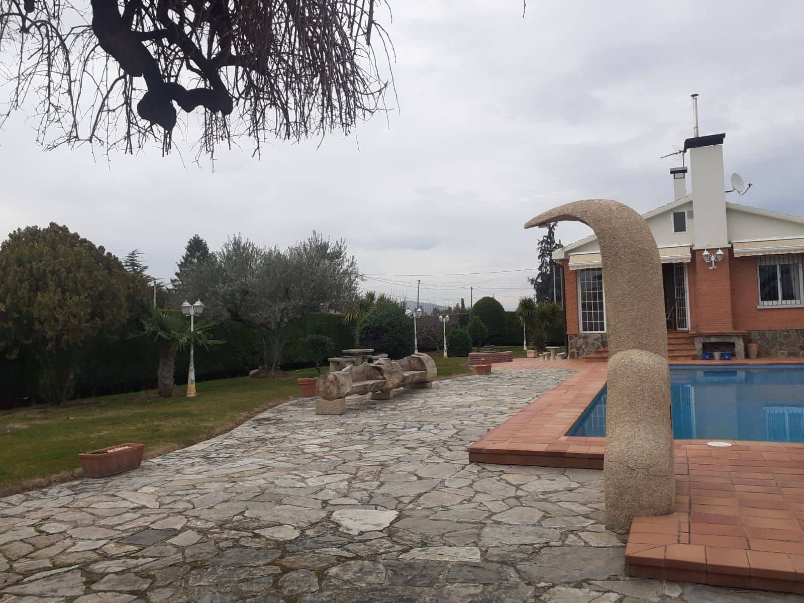 4 bedroom Villa for sale in Villamediana de Iregua with pool garage - € 1,100,000 (Ref: 9752210)