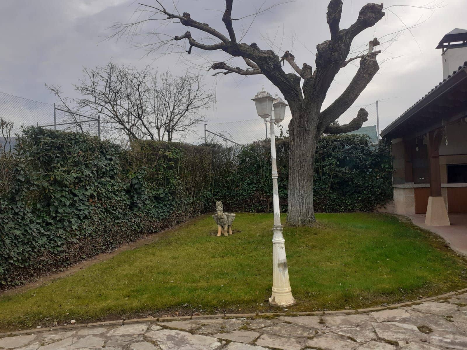 4 bedroom Villa for sale in Villamediana de Iregua with pool garage - € 1,100,000 (Ref: 9752210)