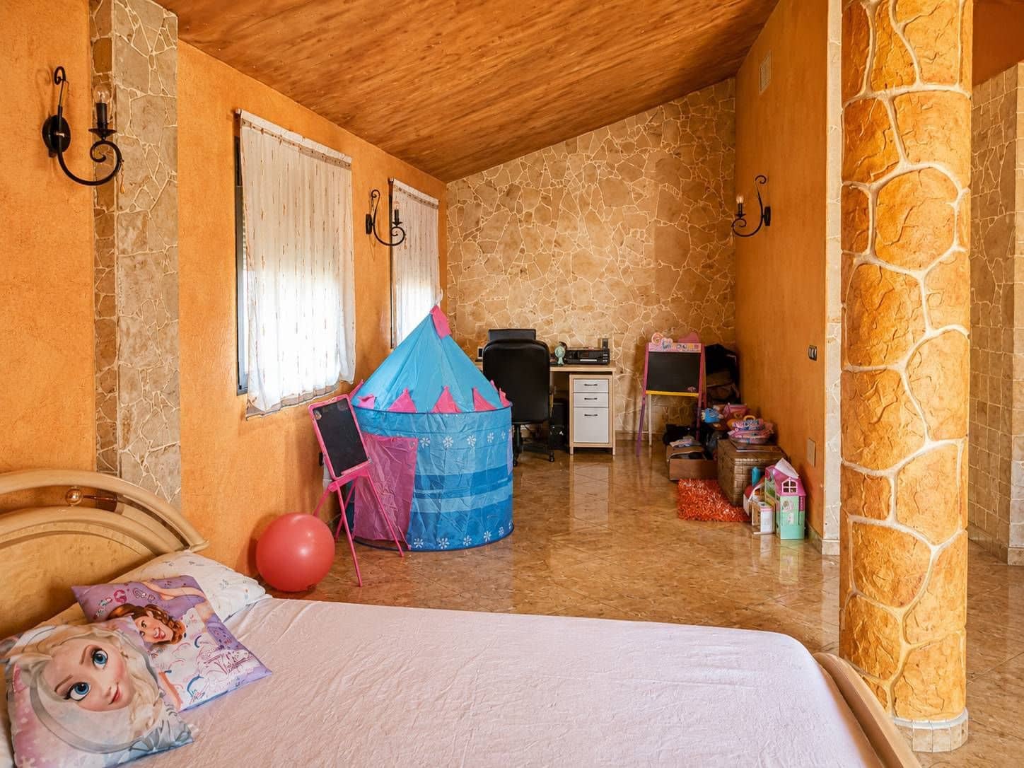 Chalet de 4 habitaciones en Orihuela en venta con piscina garaje - 472.500 € (Ref: 9752211)
