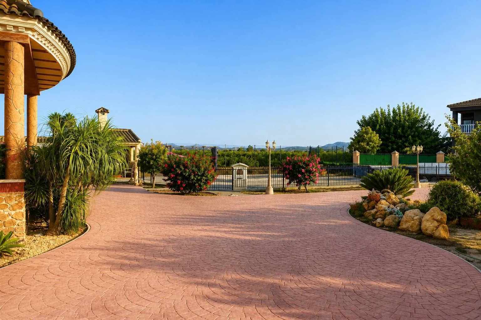 Chalet de 4 habitaciones en Orihuela en venta con piscina garaje - 472.500 € (Ref: 9752211)