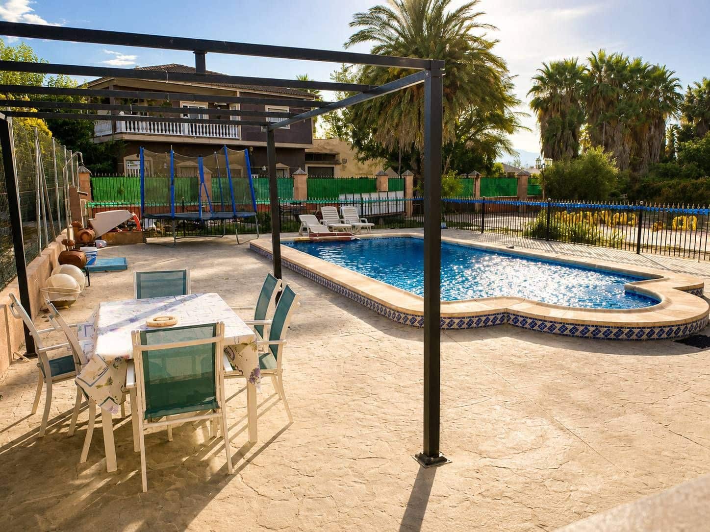 Chalet de 4 habitaciones en Orihuela en venta con piscina garaje - 472.500 € (Ref: 9752211)