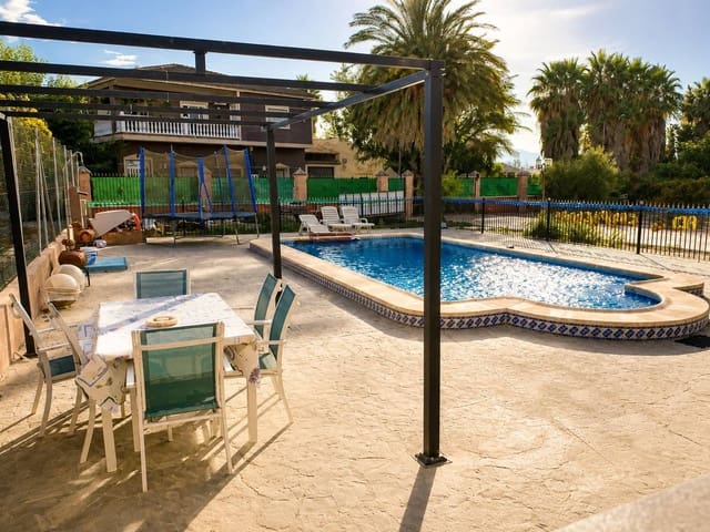 Chalet de 4 habitaciones en Desamparados - Hurchillo - Torremendo, Orihuela en venta con piscina garaje - 472.500 € (Ref: 9752211)