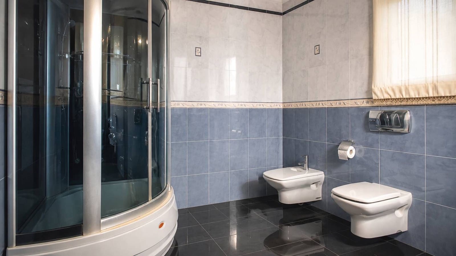 Chalet de 4 habitaciones en Orihuela en venta con piscina garaje - 472.500 € (Ref: 9752211)