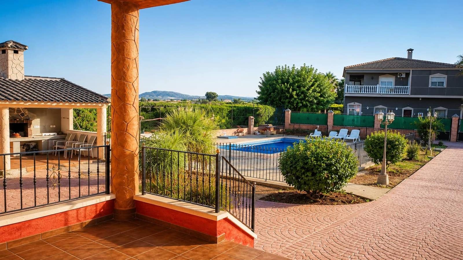 Chalet de 4 habitaciones en Orihuela en venta con piscina garaje - 472.500 € (Ref: 9752211)