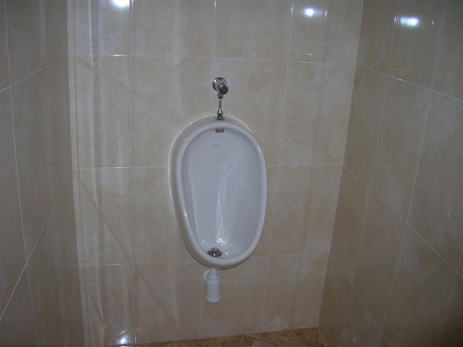 Commercial for sale in Torrevieja - € 450,000 (Ref: 9752222)