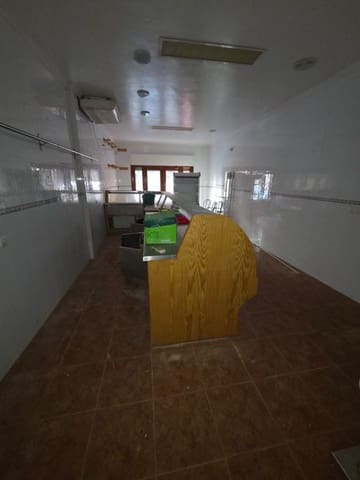 Commercial for sale in Centro, Torrevieja - € 115,000 (Ref: 9752223)