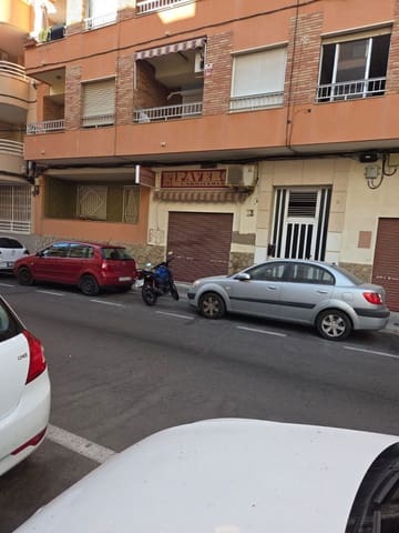 Commercial for sale in Centro, Torrevieja - € 115,000 (Ref: 9752223)
