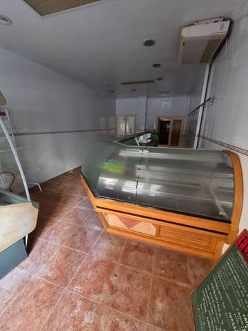 Commercial for sale in Centro, Torrevieja - € 115,000 (Ref: 9752223)