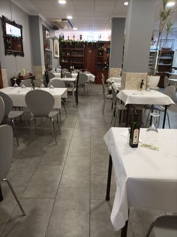 Gewerbe zu verkaufen in Playa del Cura, Torrevieja - 400.000 € (Ref: 9752230)