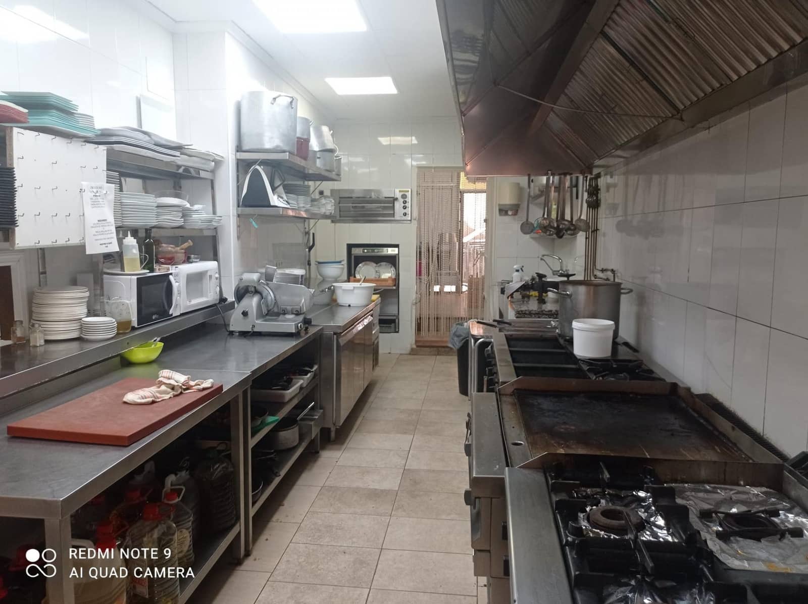 Commercial for sale in Torrevieja - € 400,000 (Ref: 9752230)