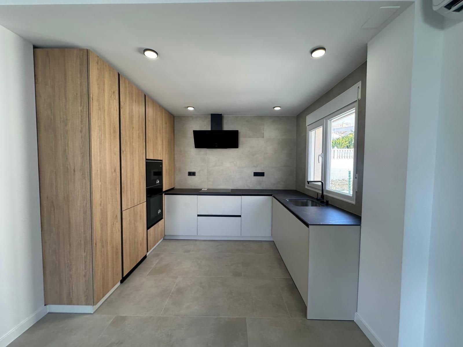 3 sypialnia Willa na sprzedaż w El Campello z garażem - 550 000 € (Ref: 9752239)