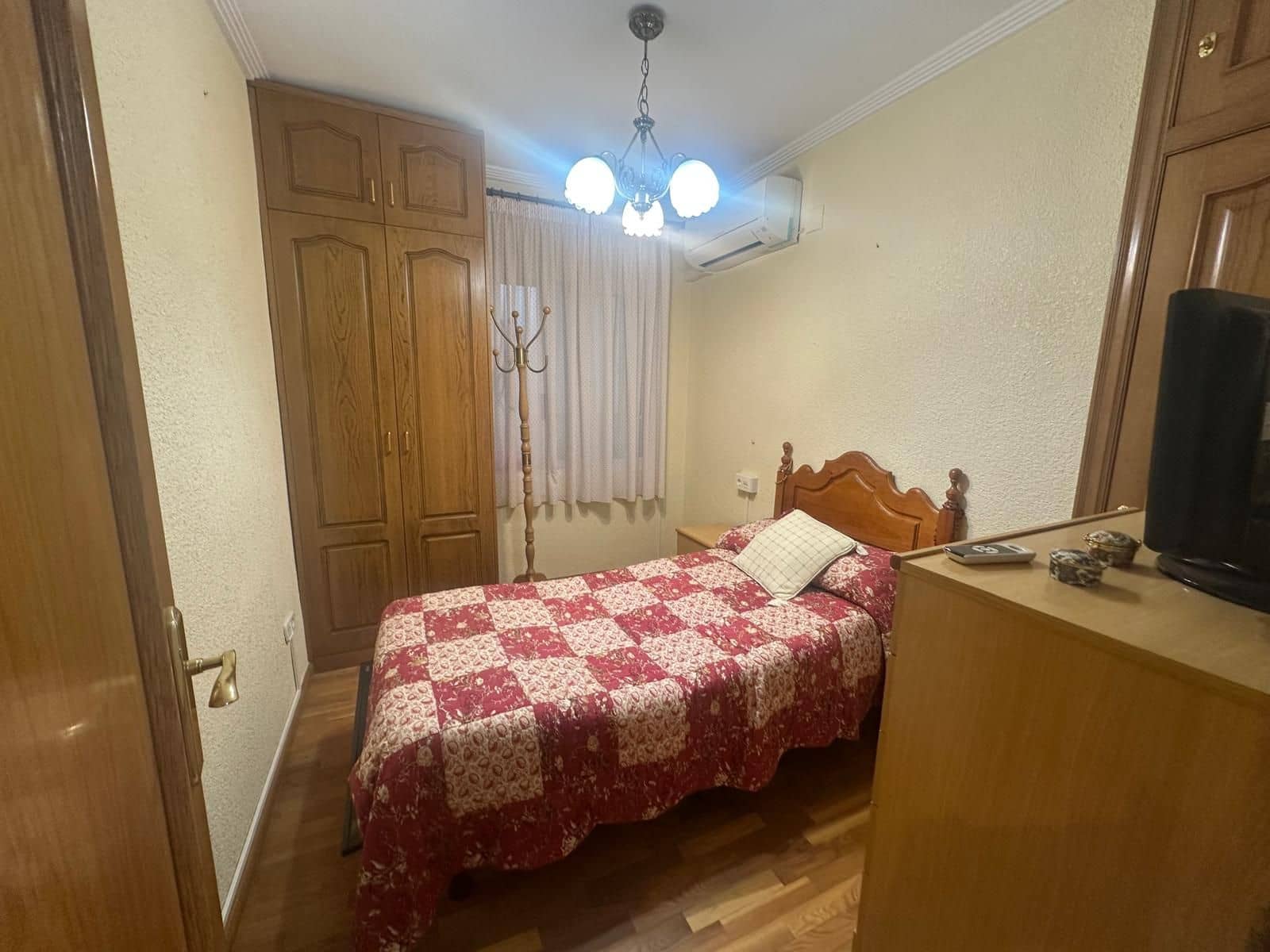 4 sovrum Lägenhet till salu i Alicante stad med garage - 437 000 € (Ref: 9752240)