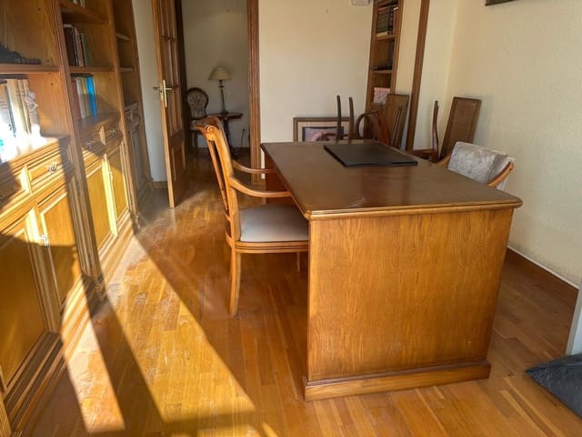 4 sovrum Lägenhet till salu i Alicante stad med garage - 437 000 € (Ref: 9752240)