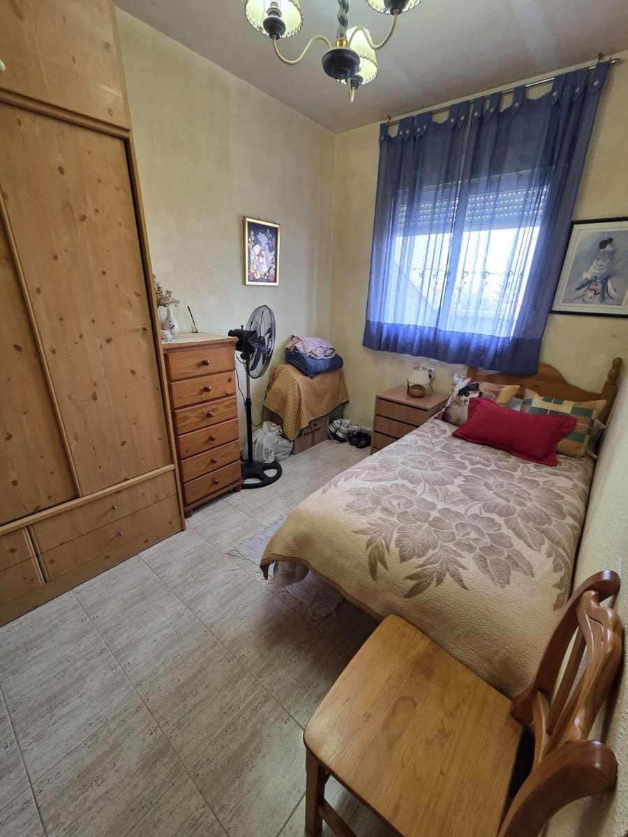 3 bedroom Penthouse for sale in Torrevieja - € 155,000 (Ref: 9752243)