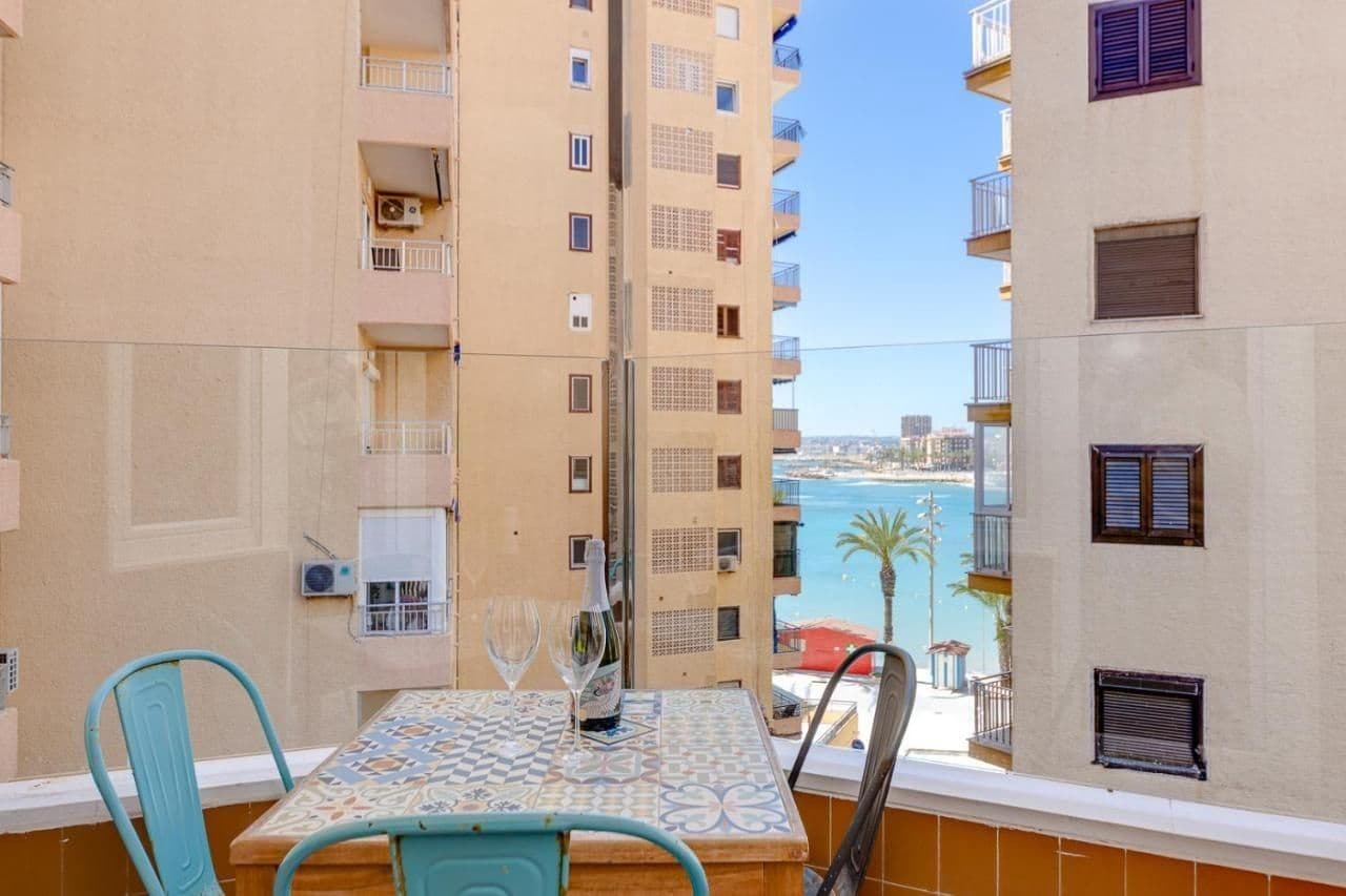 3 quarto Apartamento para venda em Torrevieja - 255 000 € (Ref: 9755878)