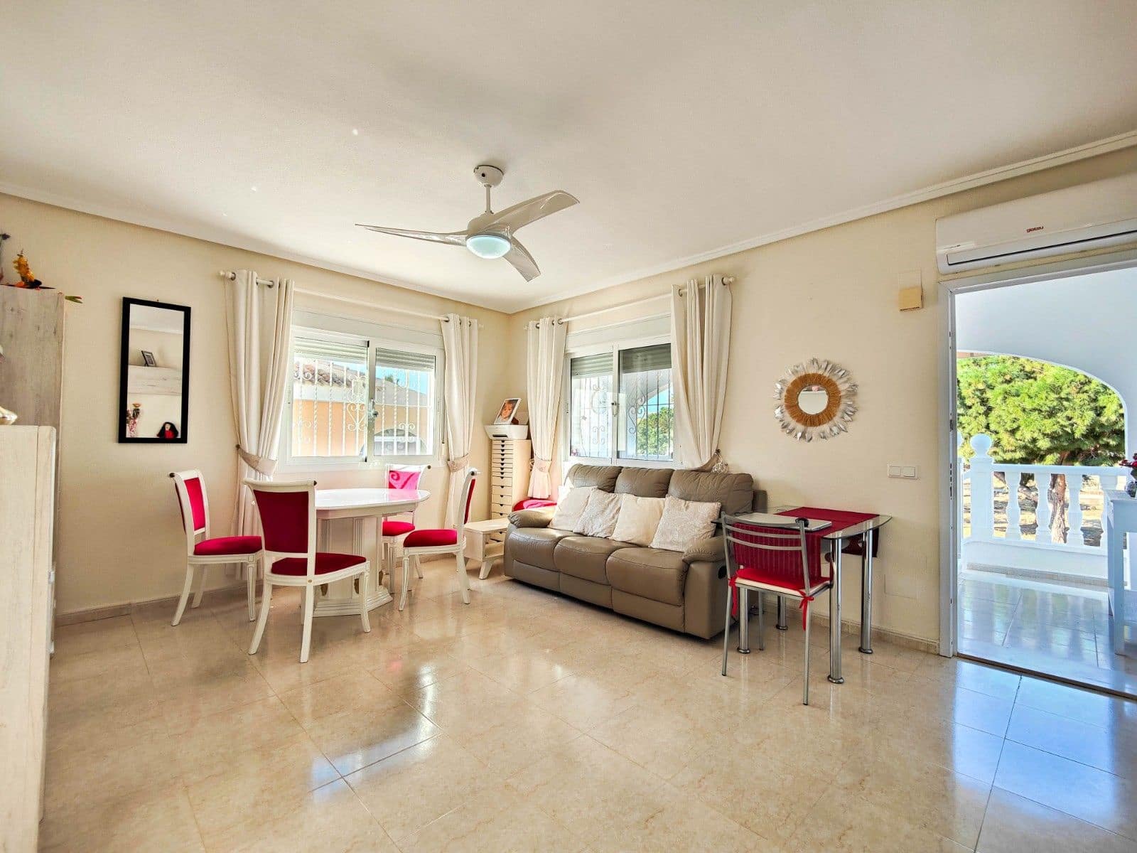 2 soverom Villa til salgs i Dona Pepa med garasje - € 229 900 (Ref: 9755883)