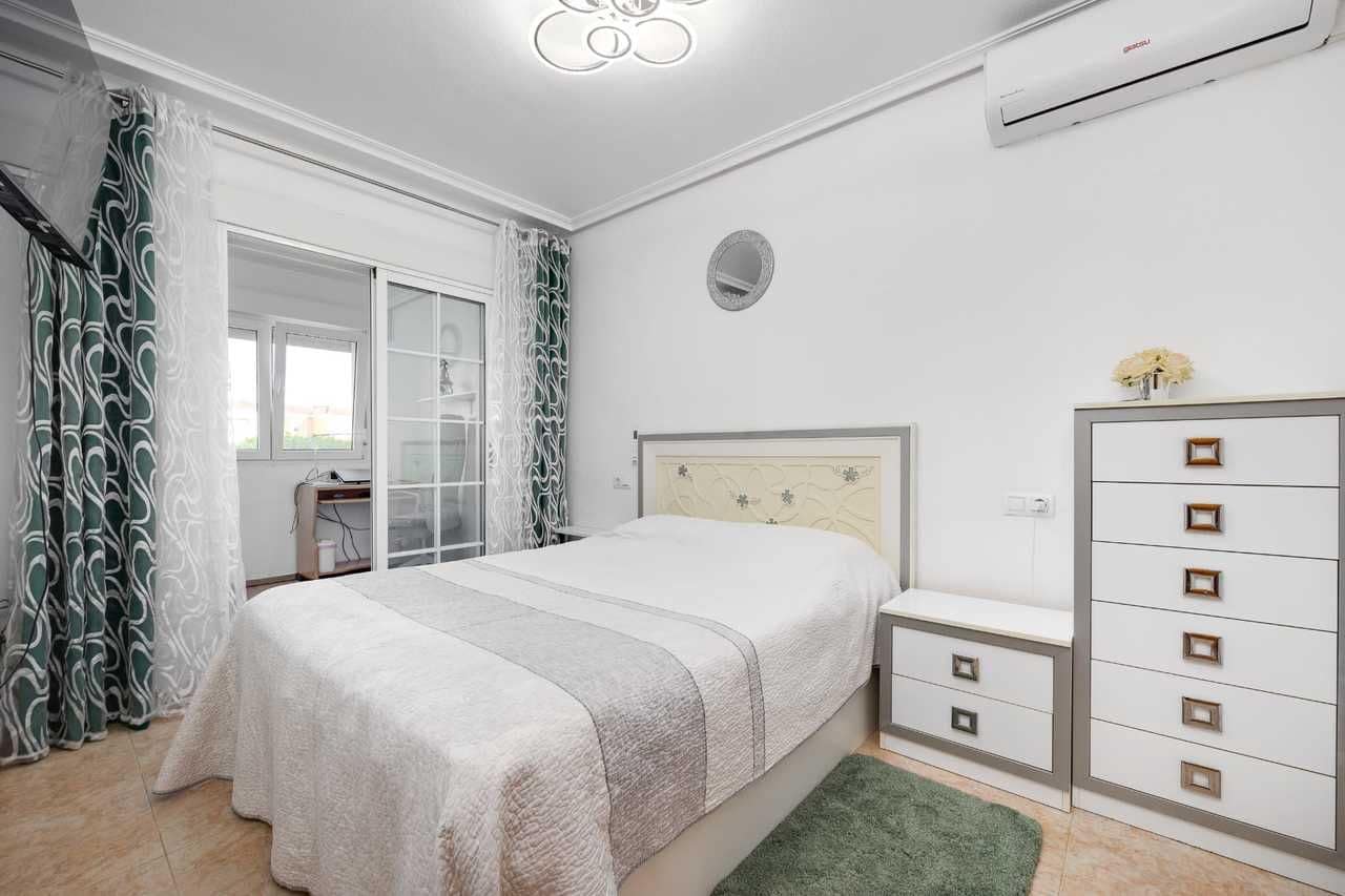 3 chambre Maison de Ville à vendre à Torrevieja - 249 900 € (Ref: 9759140)