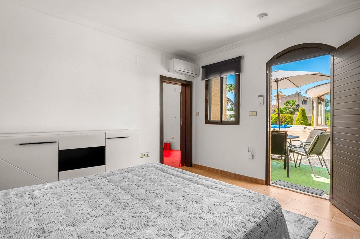 5 sypialnia Finka/Dom wiejski na sprzedaż w Crevillente / Crevillent z basenem garażem - 599 000 € (Ref: 9759149)