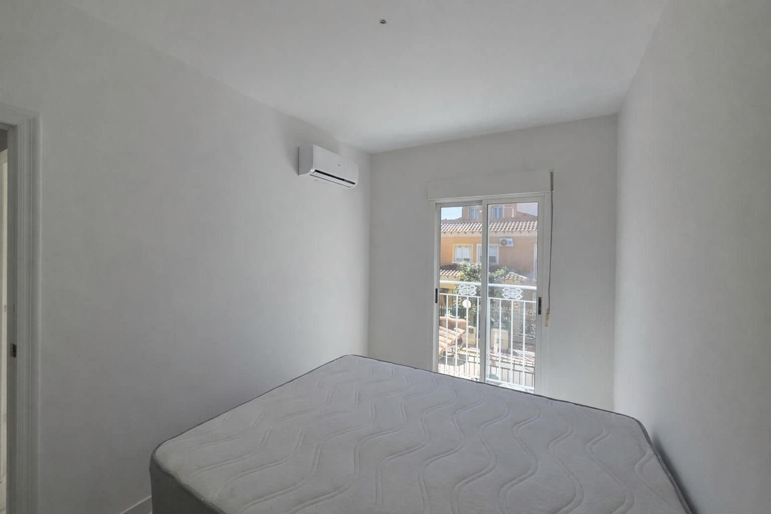 3 sypialnia Apartament na sprzedaż w Torrevieja z basenem - 194 900 € (Ref: 9762129)