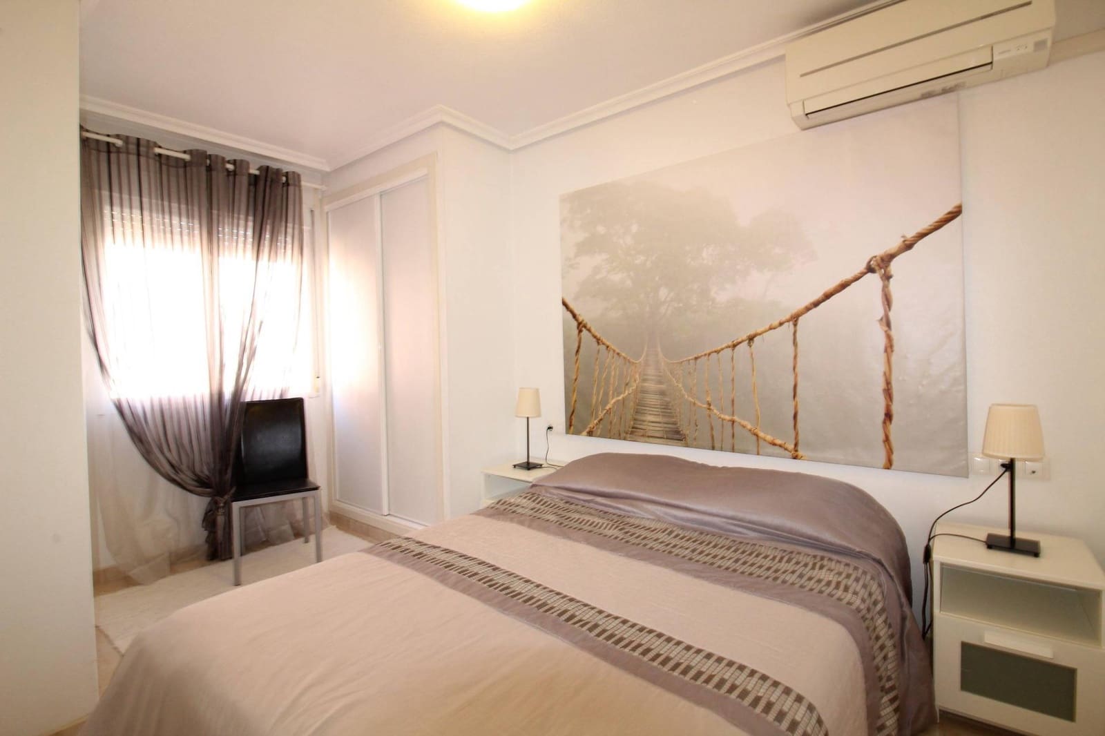 Apartamento de 2 habitaciones en Torrevieja en venta con piscina - 130.200 € (Ref: 9763681)