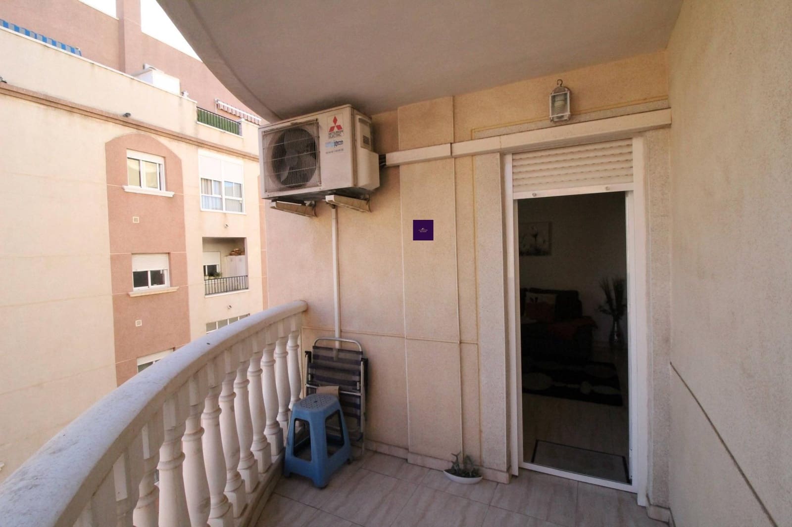 Apartamento de 2 habitaciones en Torrevieja en venta con piscina - 130.200 € (Ref: 9763681)