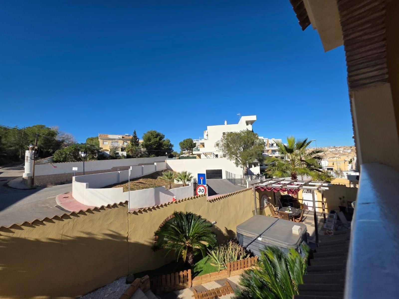 Chalet de 4 habitaciones en Orihuela Costa en venta con piscina - 347.900 € (Ref: 9770807)
