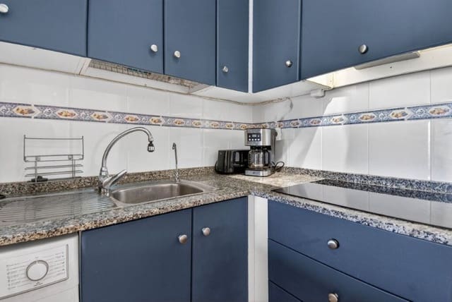 Ático de 2 habitaciones en Centro, Torrevieja en venta con piscina - 149.000 € (Ref: 9770813)